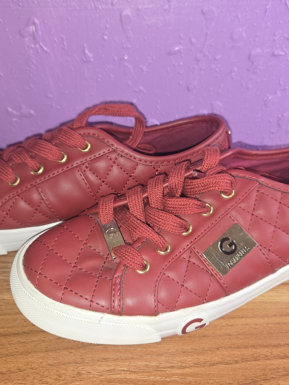 GBG Los Angeles Quilted Red Low-Top Sneakers